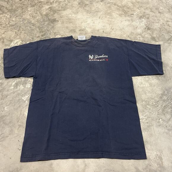New York Yankees T Shirt Mens Size XL MLB Majestic Genuine Vintage Y2k - Picture 1 of 6
